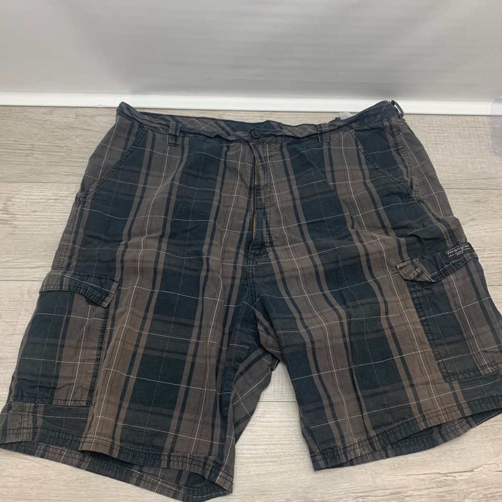 Wrangler Authentic Issue Mens Plaid Cargo Shorts Brown Navy Blue Size 40 41